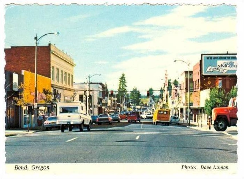 Wall Street Bend Oregon 1978 postcard